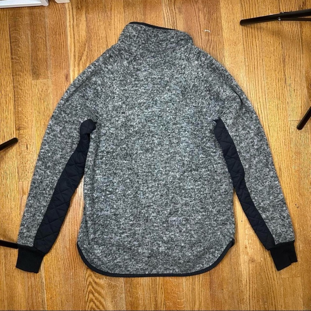 Abercrombie & fitch gray and black pullover with quilted design - Picture 2 of 3